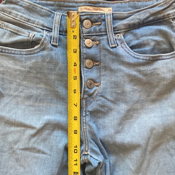 Levi’s high rise skinny jeans - Picture 6 of 16